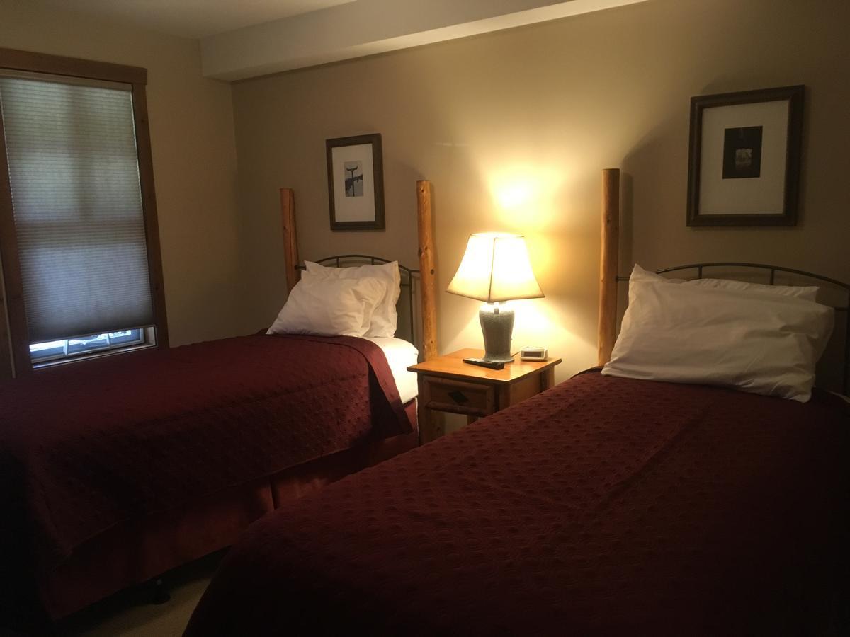 Taynton Lodge At Panorama Mountain Village Resort Buitenkant foto